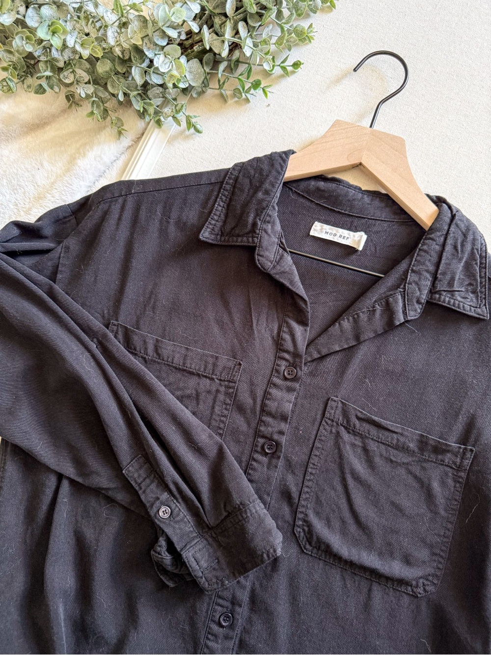 Mod-Ref Black Button-Up Shirt with Chest Pockets Size Small